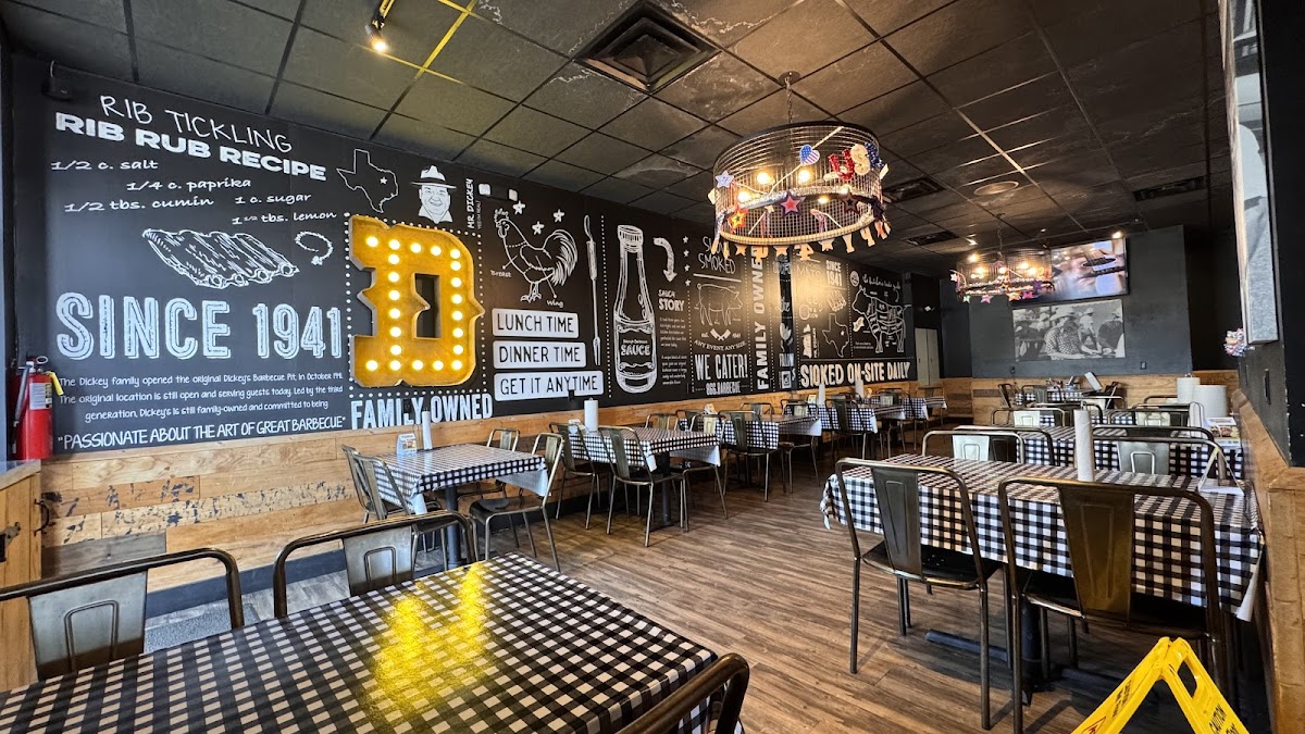 Dickey's Barbecue Pit Photo 4