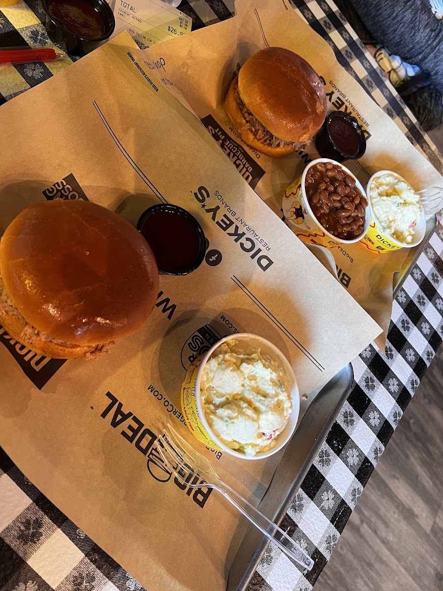 Dickey's Barbecue Pit Photo 6
